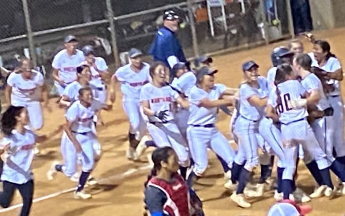 Eastvale Roosevelt Mustangs softball3